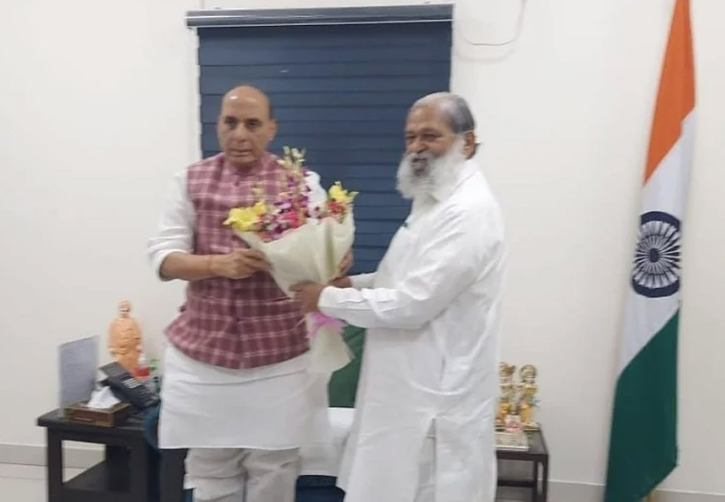 Haryana Energy Minister Anil Vij paid a courtesy call on Defence Minister Rajnath Singh.